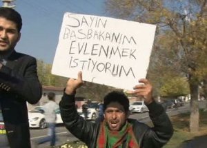 Diyarbakır'da Şaşırtan Pankart!