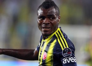 FIFA Emenike'yi İlk 3 İsim Arasında Görüyor