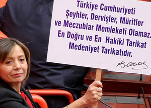 CHP'li Vekil Yine Şov Yaptı!