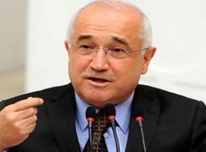 Cemil Çiçek Bam Teline Bastı