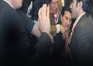 İnan Kıraç'tan CHP Operasyonu