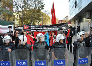 Bir Avuç Şaşkından Akit'in Önünde Eylem!