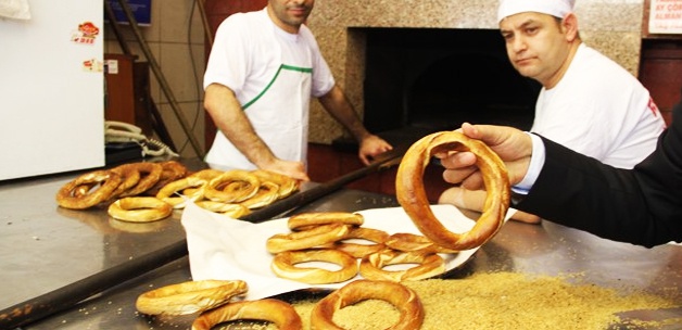 Bursa'da Çıplak Simit Eylemi