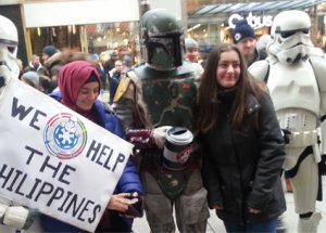 Filipinler'e Yardımı 'Uzaylılar' Topluyor