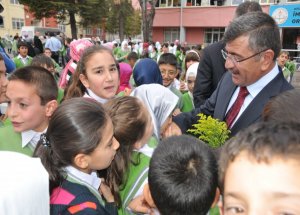 Çocuklardan Belediye Başkanı Akdoğan’a Sevgi Seli