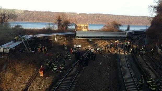 New York'ta tren kazası : 4 ölü