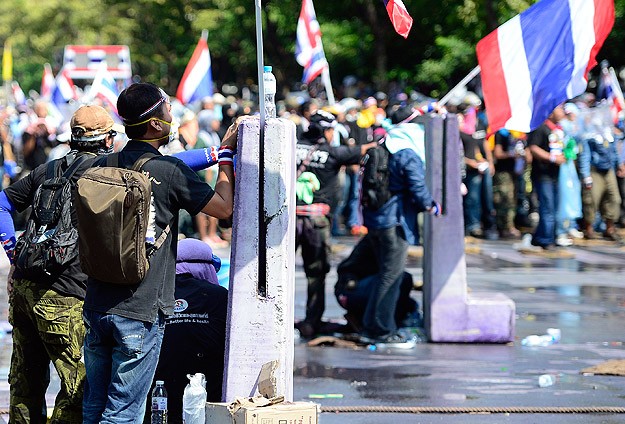 Tayland'da yönetim karşıtı gösteri!