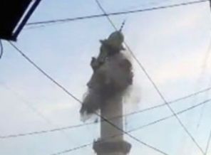Kütahya'da Fırtına Minareyi Devirdi