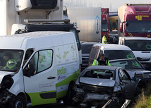 Belçika’ da 132 araç birbirine girdi