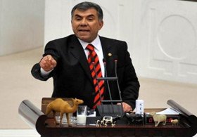 Meclis'te Domuz Çiftliği Tartışması