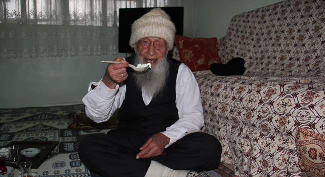Asırlık dedenin sağlıklı yaşam sırrı