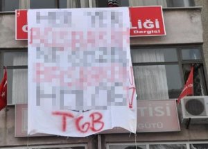 O Çirkin Afişe 6 gözaltı!