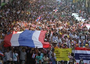 O Ülkede Başbakan İstifa Etti