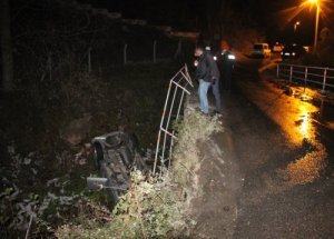 Zonguldak'ta Dereye Uçan Araçtaki 2 Kişi Yaralandı
