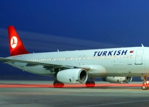 THY uçağı piste geri döndü