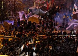 Ukrayna'da Polis Göstericilerin Kampına Dayandı