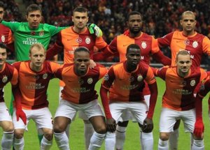 Türk Bayrağını Unutan Galatasaraylı Futbolcu