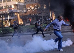 Mısır'da Öğrencilere Polis Müdahalesi