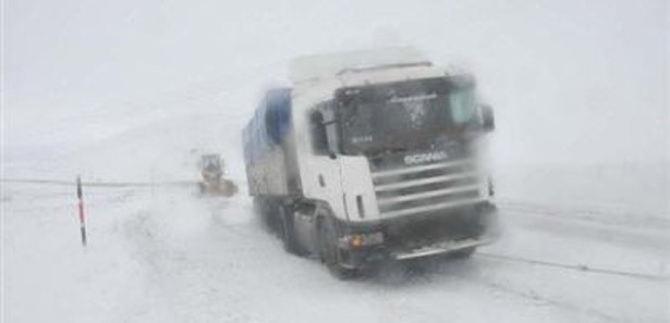 Tekirdağ'da ulaşım tek şeride düştü