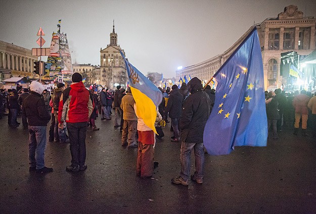 Kiev'de ulusal diyalog süreci başladı