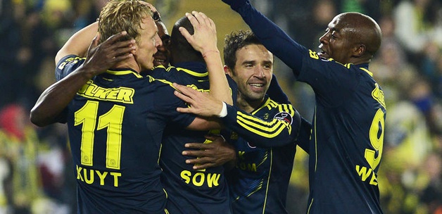 Fenerbahçe, Akhisar'a acımadı