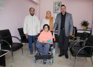 Umre Parasını Hediye Etti