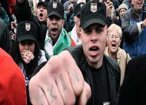 Avrupalı Irkçıların ‘Yeni Avı' Suriyeliler