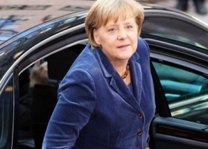 Merkel, Makam Aracıyla Kaza Yaptı