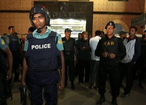 Bangladeş'te Seçim Kana Bulandı