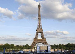 Paris’te Terörist Saldırı Paniği