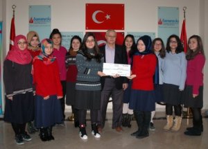 Lise öğrencilerinden Filipinler'e yardım kampanyası