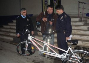 Bisikleti İle Ankara Yolunda