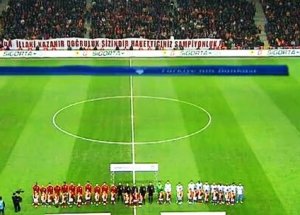 Arena'da Fenerlileri Çıldırtan Pankart