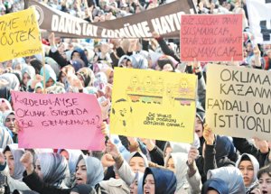 Ortak Hedefleri Dini Hizmete Darbe Vurmak