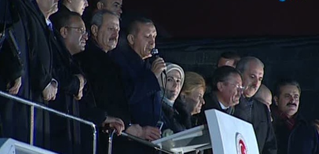 Erdoğan Coşkulu Kalabalığa Seslendi