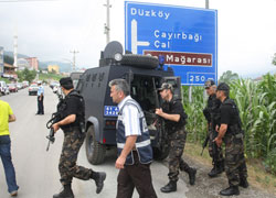 Trabzon'da halk terörist peşinde!