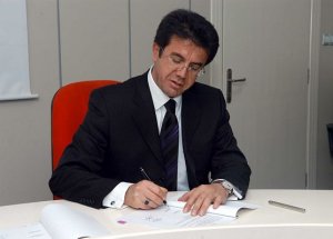 O Şimdi Ekonominin Patronu