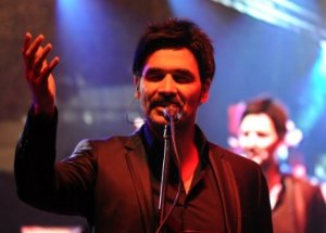 Işılak'tan Akif'e Vefa