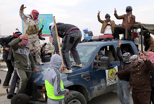 Irak'ta güvenlik güçleriyle aşiretler arasında çatışma