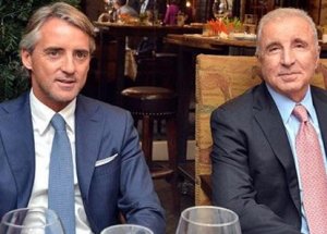 Aysal'dan Mancini'ye "Özel"Jjest!