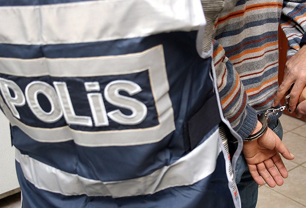 İzmir'de "sınav çetesi" operasyonu