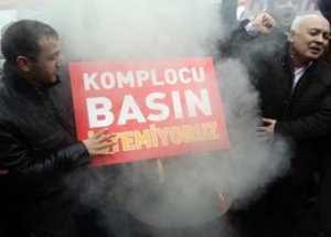 Zaman Gazetesi Önünde Protesto