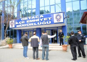 İlçe Emniyet Müdürlüğüne Tüfekli Saldırı