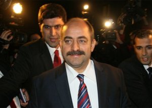 Zekeriya Öz Nihayet İşbaşı Yaptı