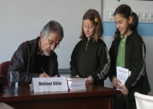 Yazar Güler, Kitaplarını İmzalayacak