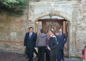 CHP’lilerden Kilise’de Noel Kutlaması