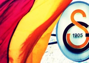 G.Saray'dan 4,5 Yıllık İmza