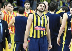 F.Bahçe, Son Şutta Barca'ya Kaybetti