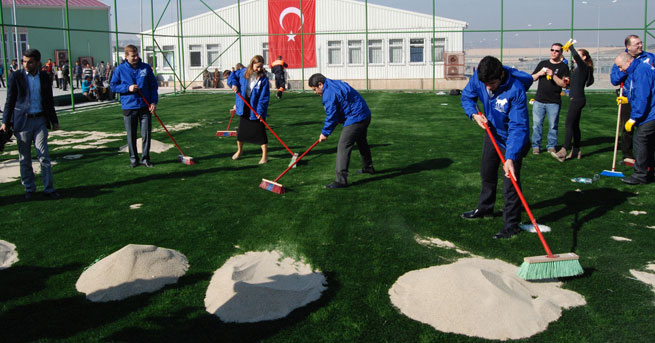 Avrupalı parlamenterler sahada