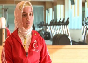 Dünya Şampiyonuna Başörtüsü Cezası